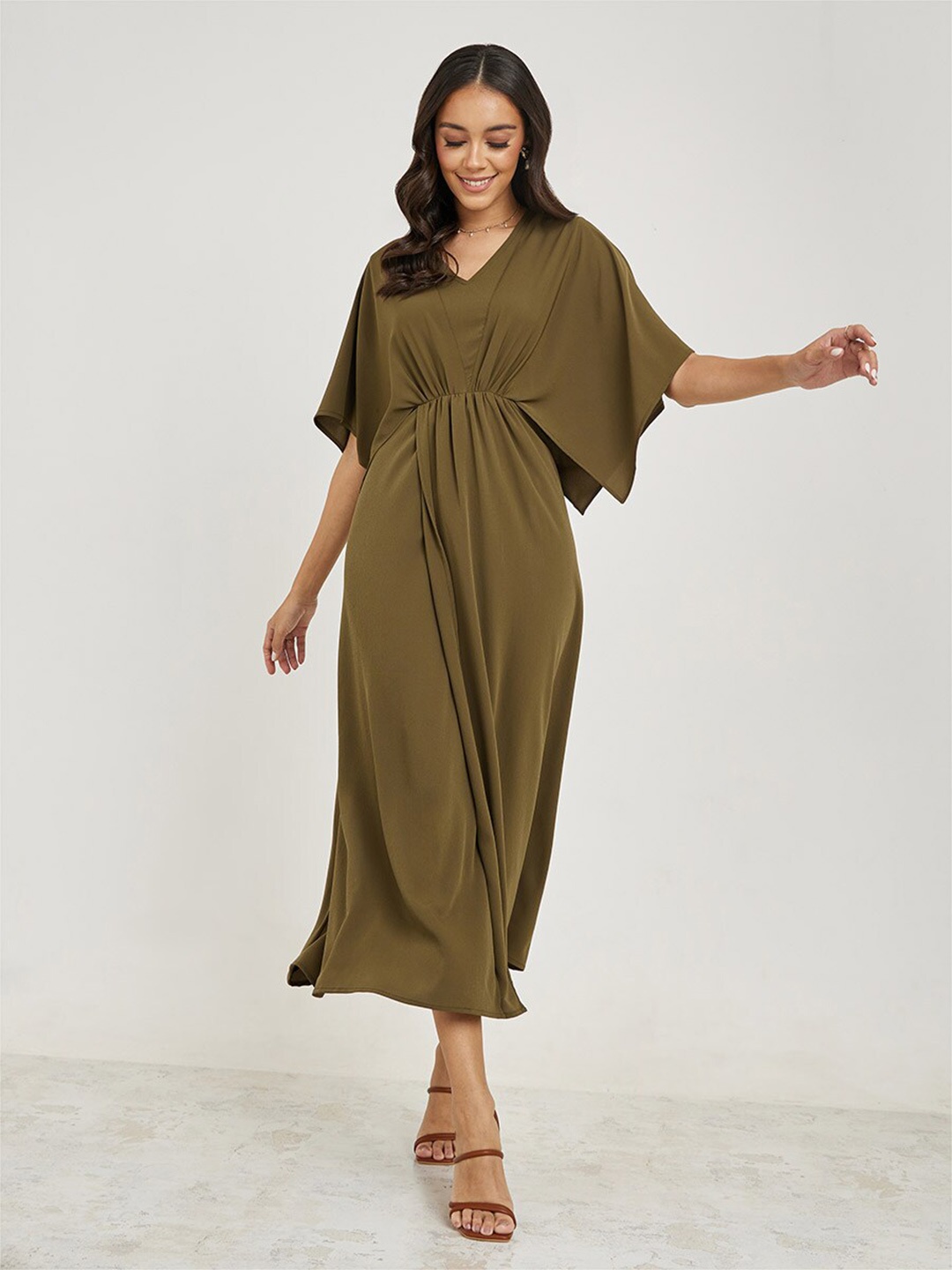 

Styli Women Solid A-line Maxi Dress with Batwing Sleeves, Olive