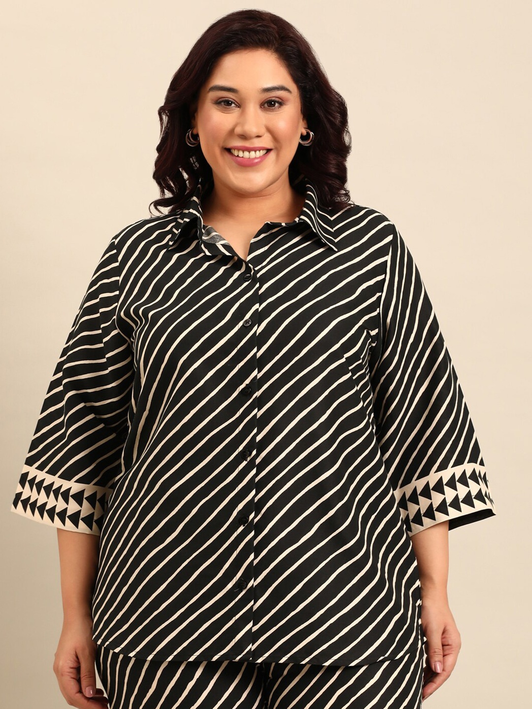 

The Pink Moon Three-Quarter Sleeves Spread Collar Opaque Striped Casual Shirt, Black