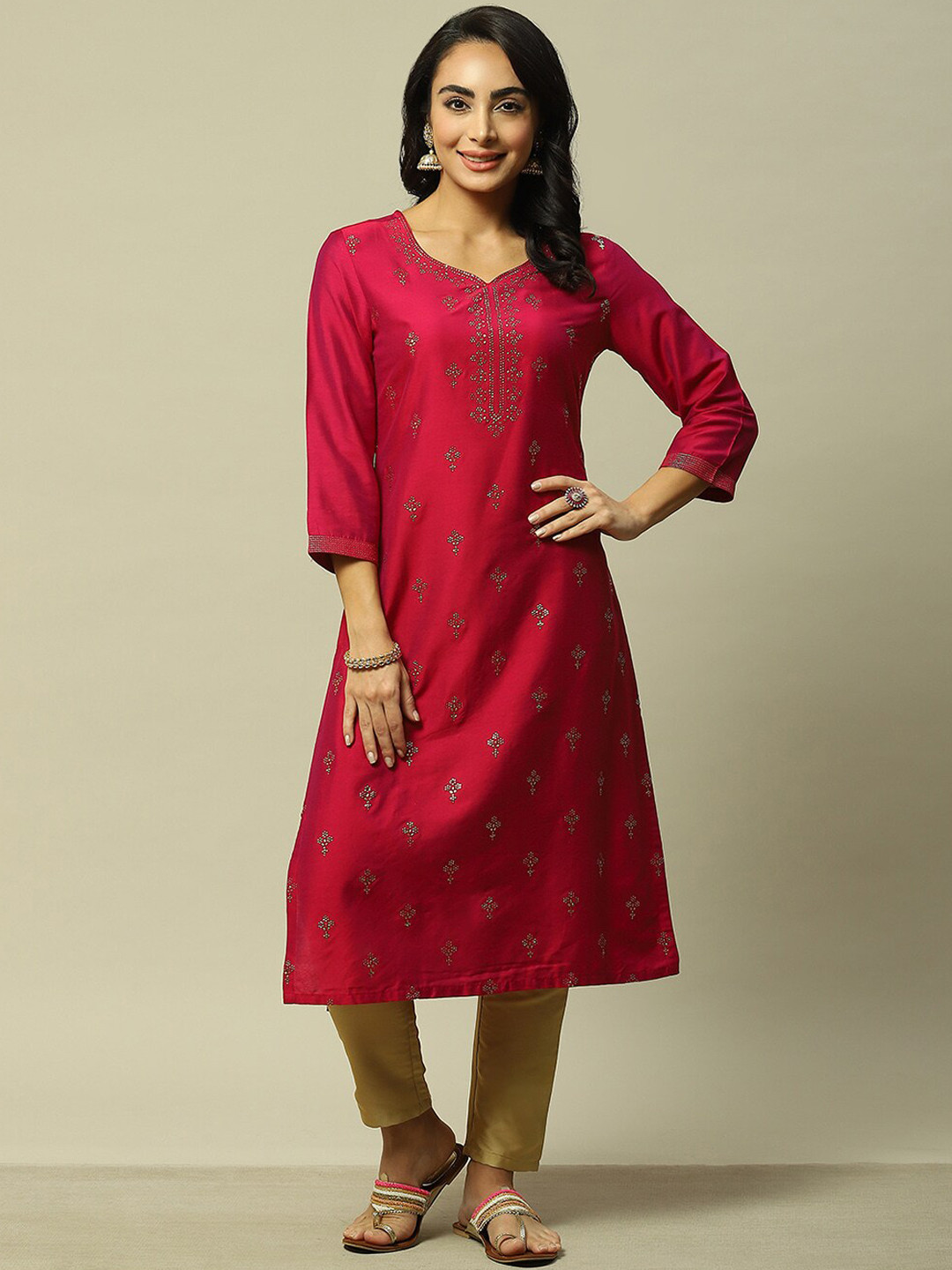 

Rangriti Ethnic Motifs Printed V-Neck Straight Kurta, Pink