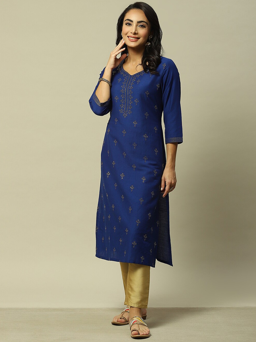

Rangriti Ethnic Motifs Printed V-Neck Straight Kurta, Blue