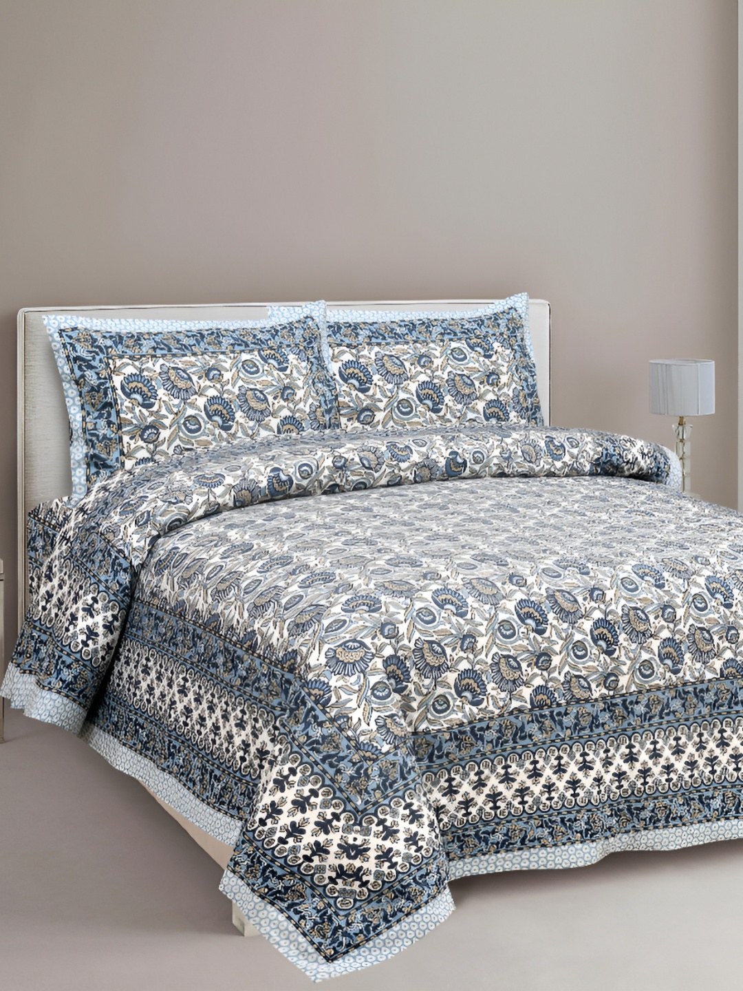 

Lali Prints Blue & White Floral 210 TC Cotton King Bedsheet with 2 Pillow Covers