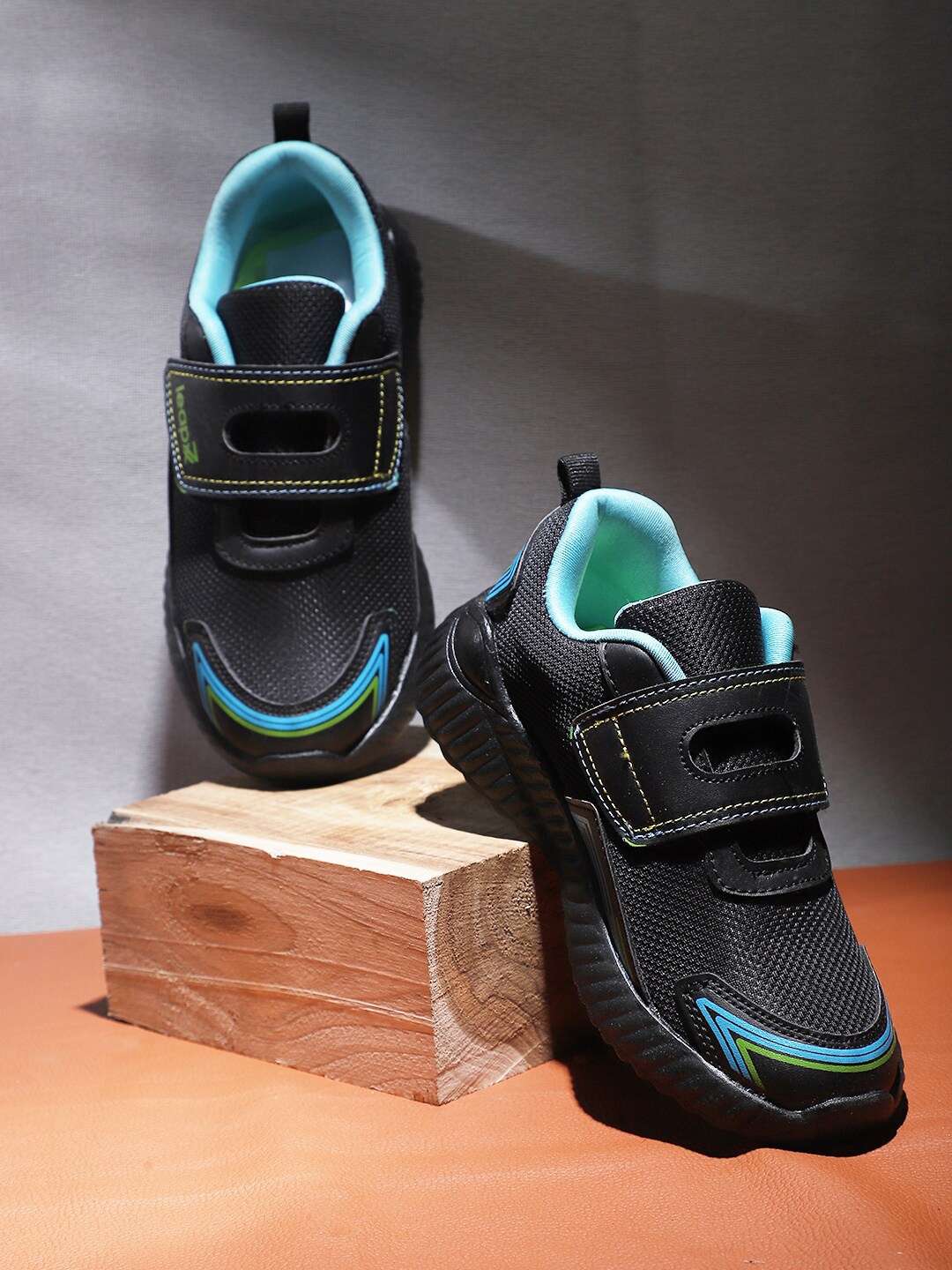 

Liberty Kids Textured Running Shoes, Black