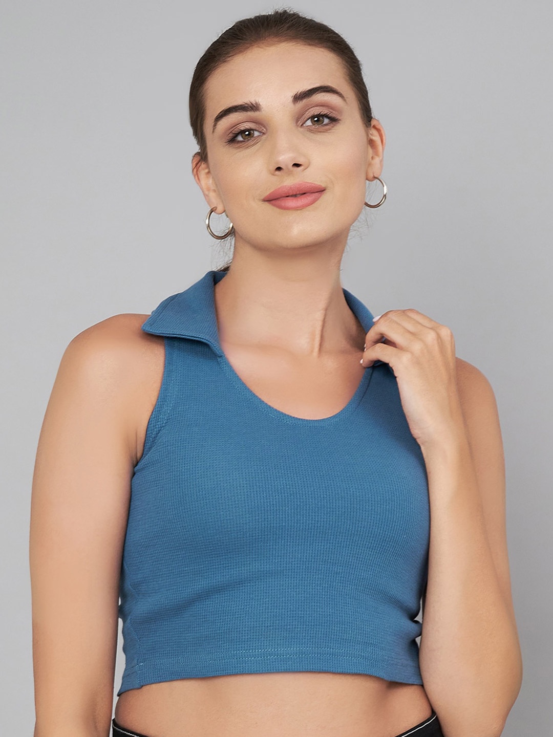 

Yaadleen Shirt Collar Sleeveless Cotton Fitted Crop Top, Blue