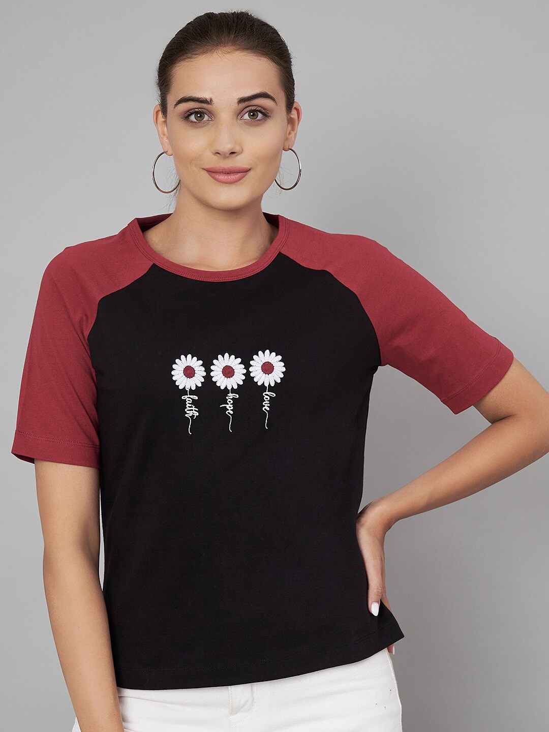 

Yaadleen Floral Printed Raglan Sleeves Cotton T-shirt, Black