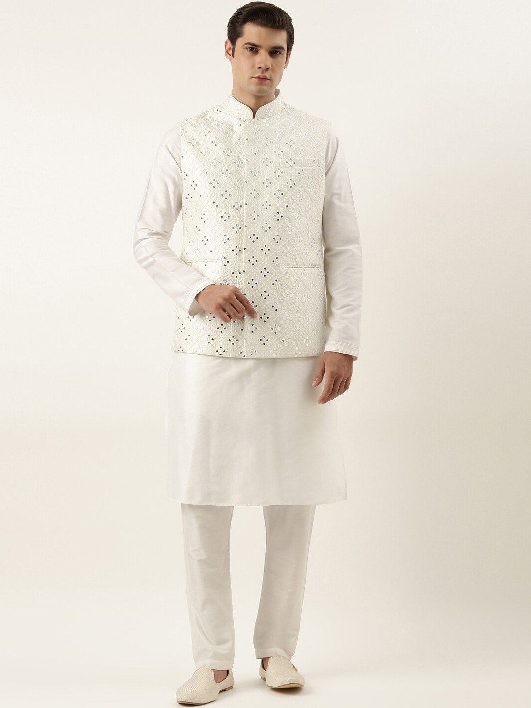 

TheEthnic.Co Mandarin Collar Regular Raw Silk Straight Kurta With Pyjamas & Jacket, Off white