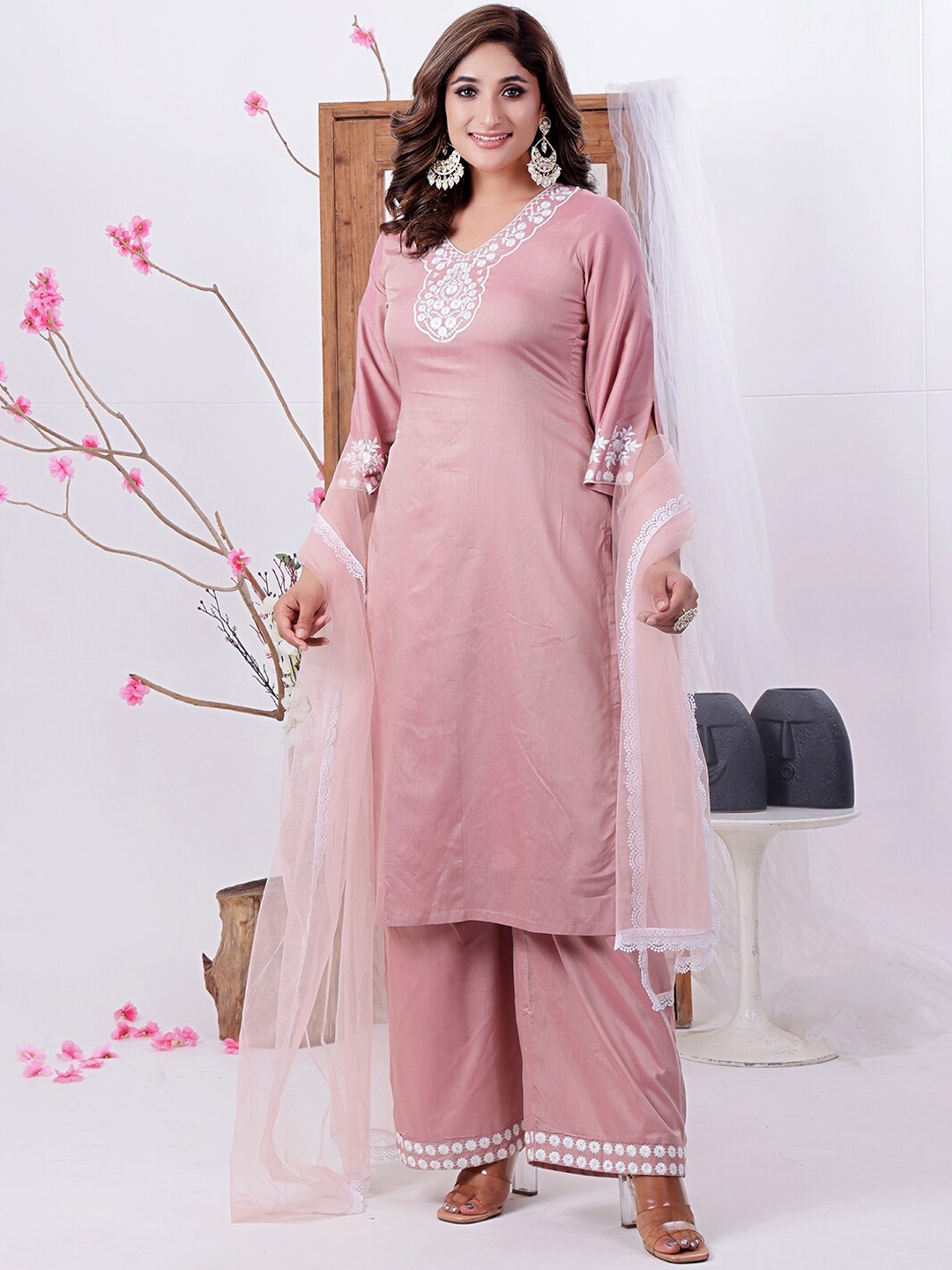 

Ethnovog Floral Yoke Design V-Neck Straight Kurta with Palazzos & Dupatta, Pink
