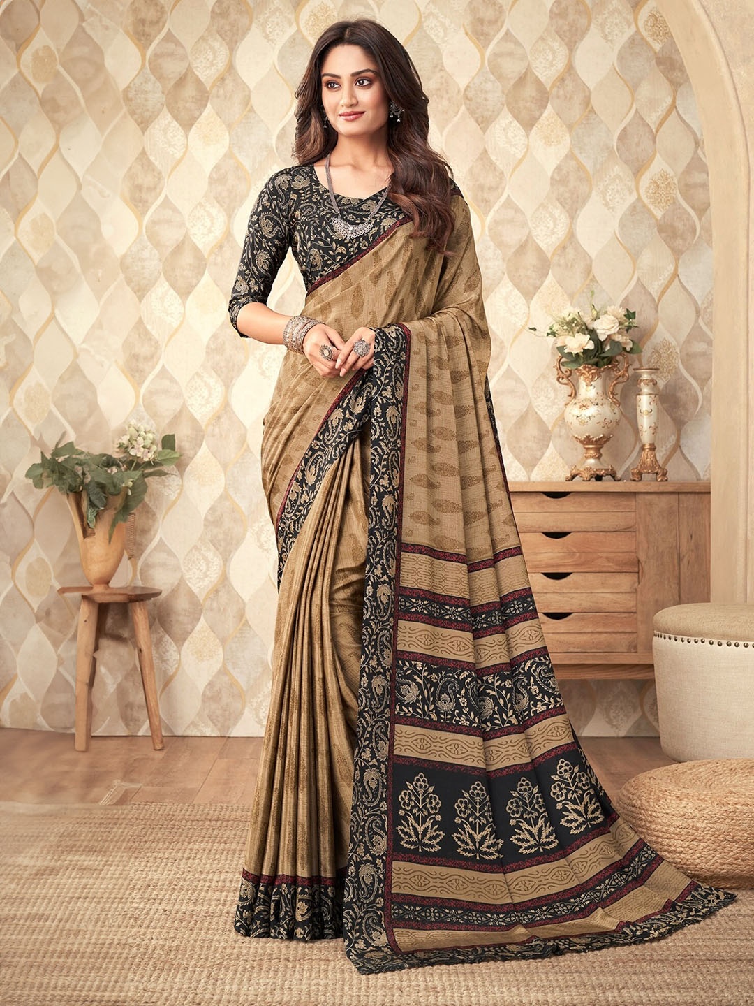 

Reboot Fashions Ethinic Motifs Pure Crepe Mangalagiri Saree, Beige