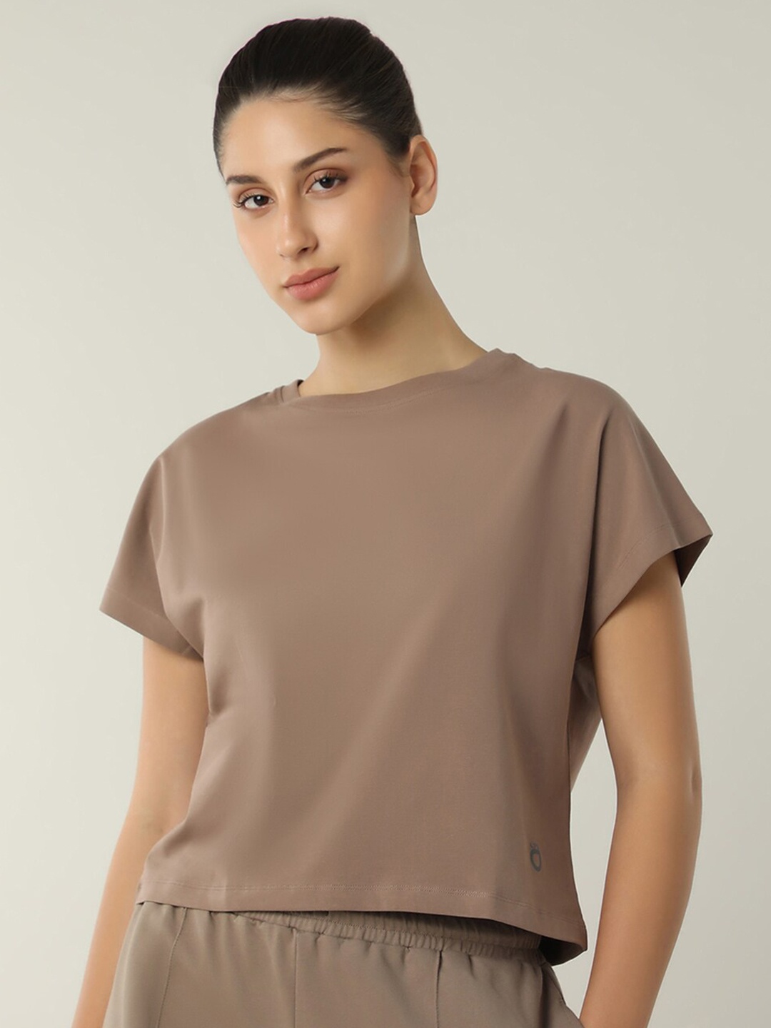 

Amante Round Neck Extended Sleeves Cotton T-shirt, Brown