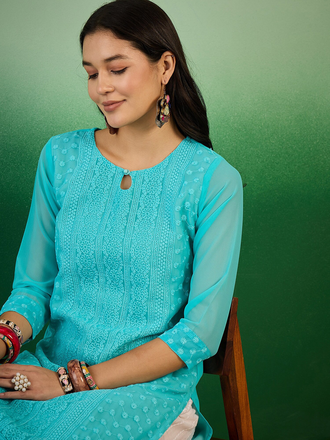 

Sangria Floral Embroidered Keyhole Neck Pure Cotton Straight Kurta With Trousers, Turquoise blue