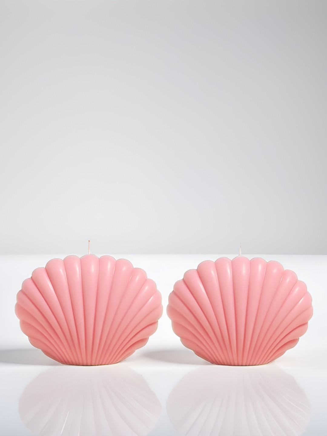 

atorakushon Pink 2 Pieces Shell Soy Wax Vanilla Scented Pillar Candle