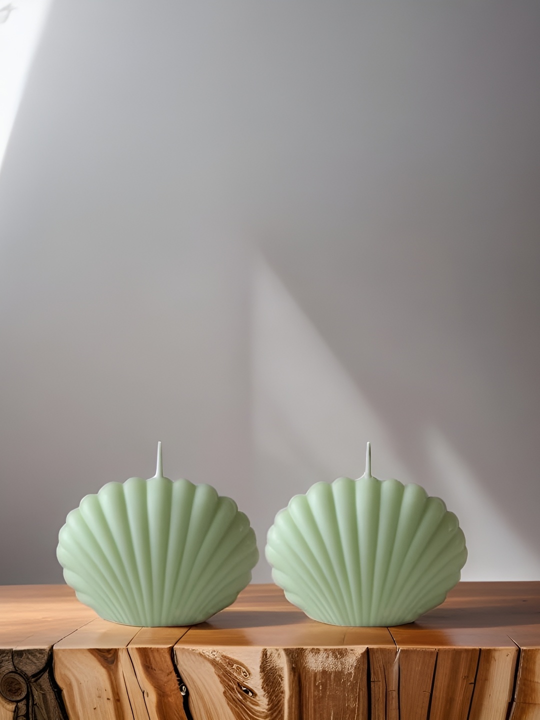 

atorakushon Green 2 Pieces Shell Soy Wax Vanilla Scented Pillar Candle