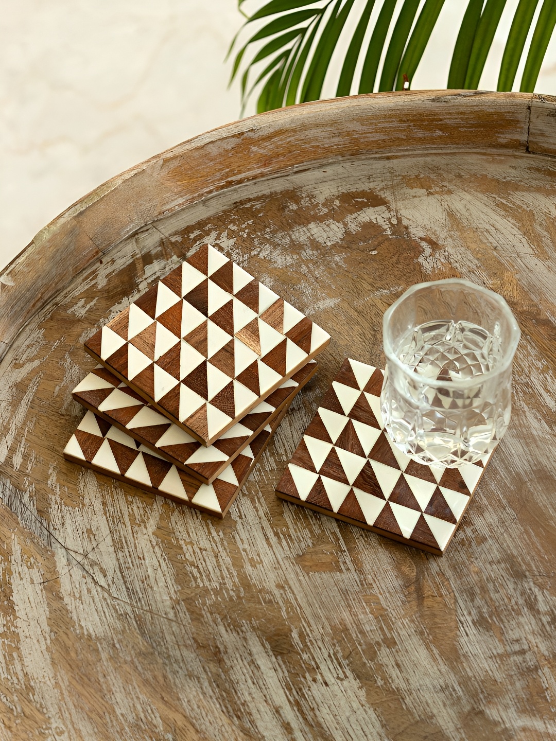 

ExclusiveLane 4 Pieces Triangle Zig Zag Square Resin & Recycled Wooden Coasters, Brown
