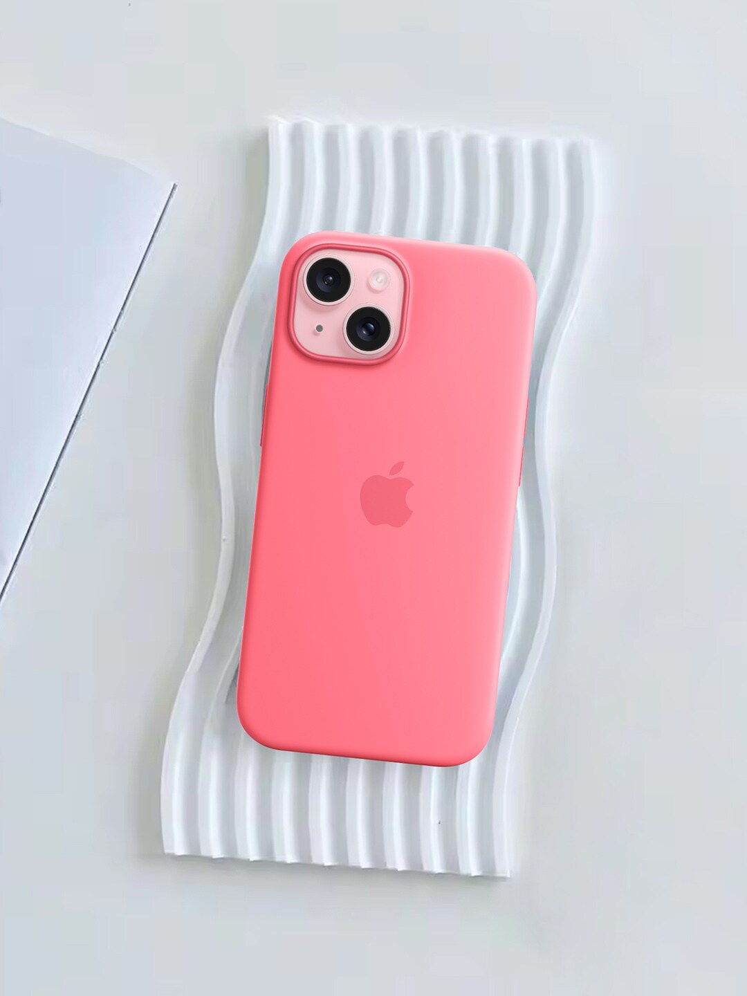 

TREEMODA Silicone iPhone 15 Mobile Back Case, Pink