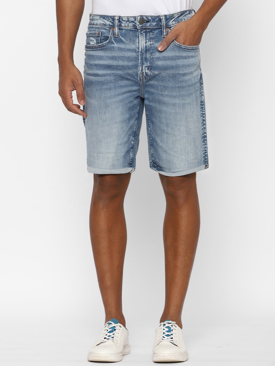 

AMERICAN EAGLE OUTFITTERS Men Mid-Rise Washed Denim Shorts, Blue
