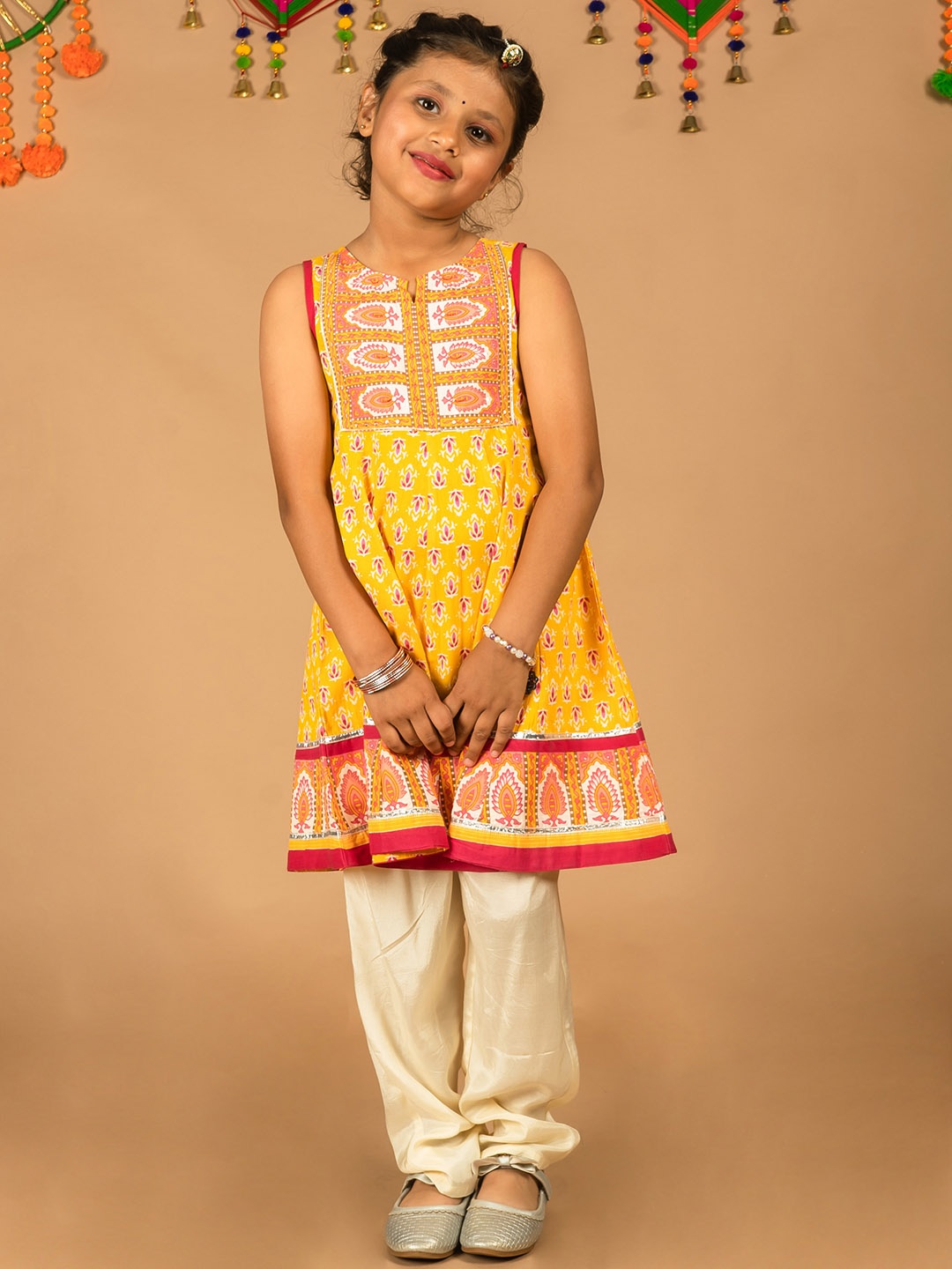 

HERE&NOW Girls Printed Sleeveless Cotton Tunic With Trousers, Yellow