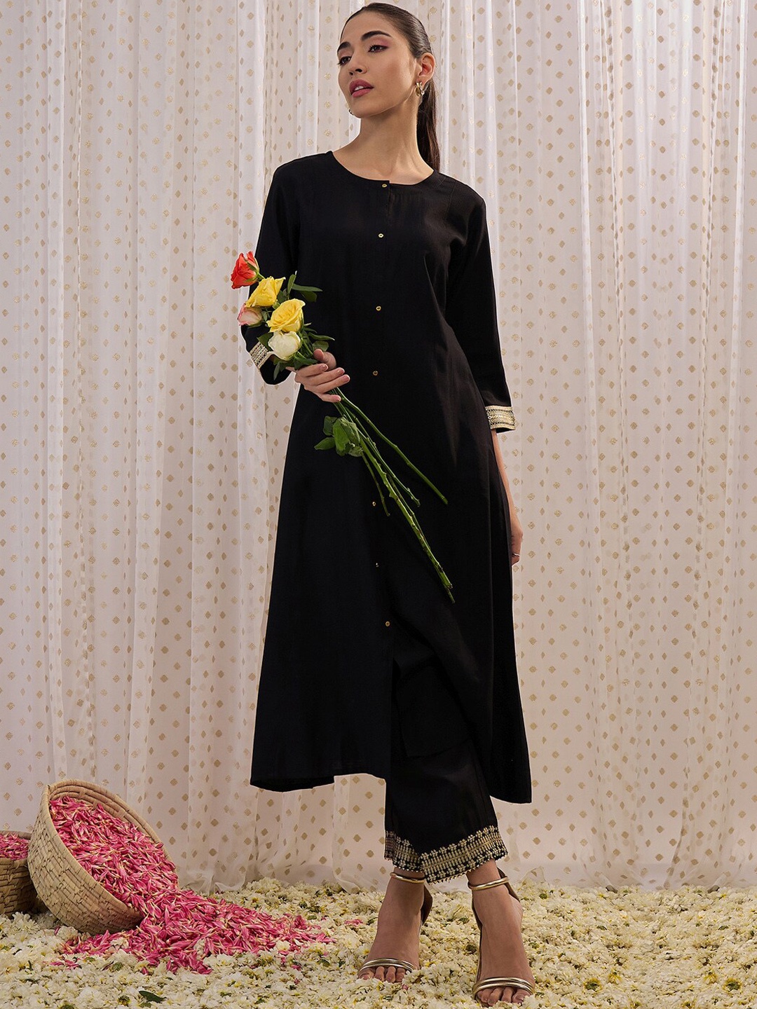 

Indo Era Round Neck A-Line Liva Kurta, Black