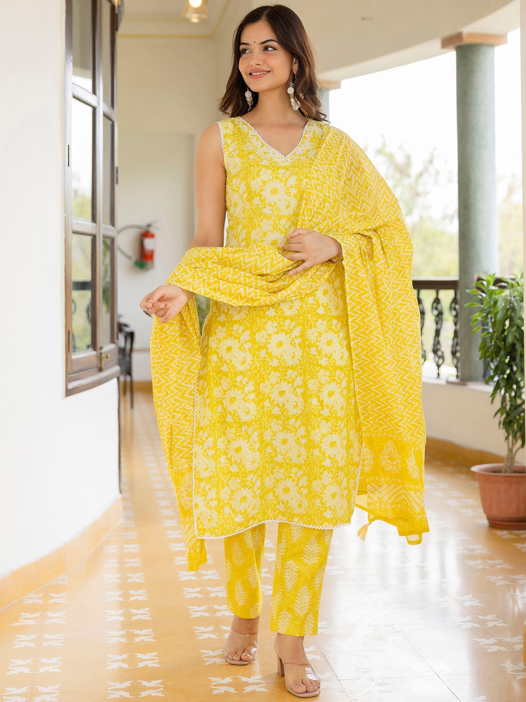 

OMASK Floral Printed V-Neck Pure Cotton Straight Kurta with Trousers & Dupatta, Yellow