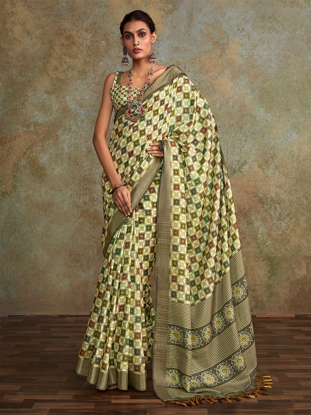 

elora Ethnic Motifs Sequinned Silk Blend Saree, Green