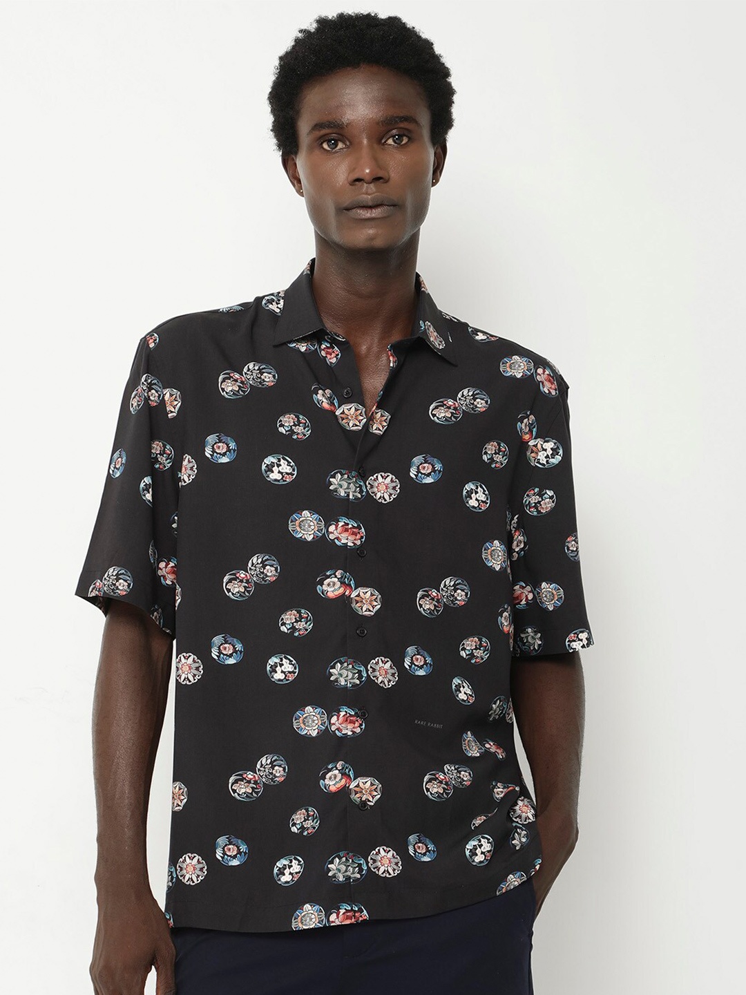 RARE RABBIT Men Towen Ss Boxy Floral Printed Spread Collar Shirt, Black