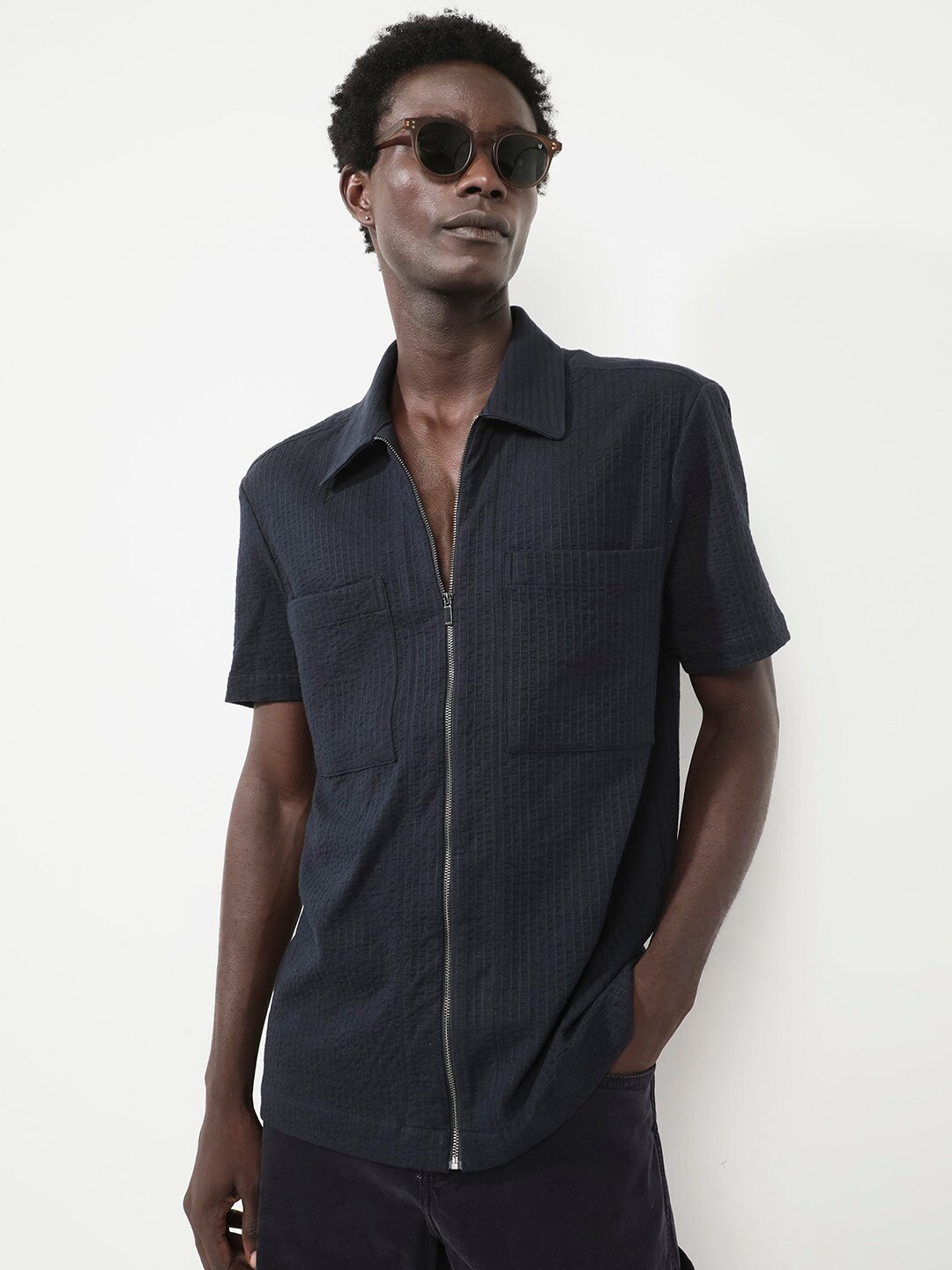 

RARE RABBIT Men Loomz Boxy Spread Collar Opaque Checked Shirt, Navy blue