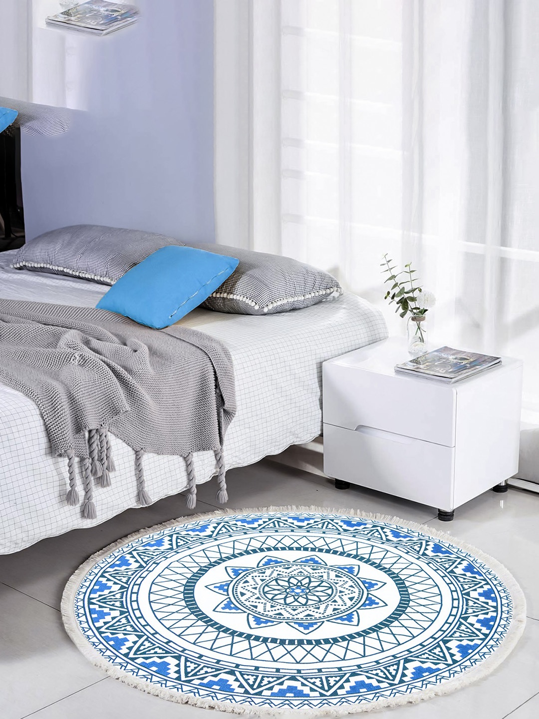 

MASU LIVING White & Blue Ethnic Motifs Pure Cotton Round Meditation Mat