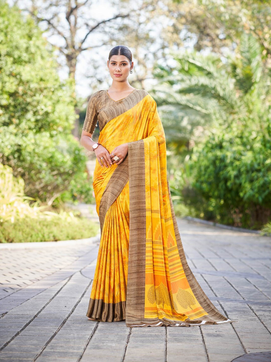 

Kandora Floral Poly Crepe Saree, Yellow