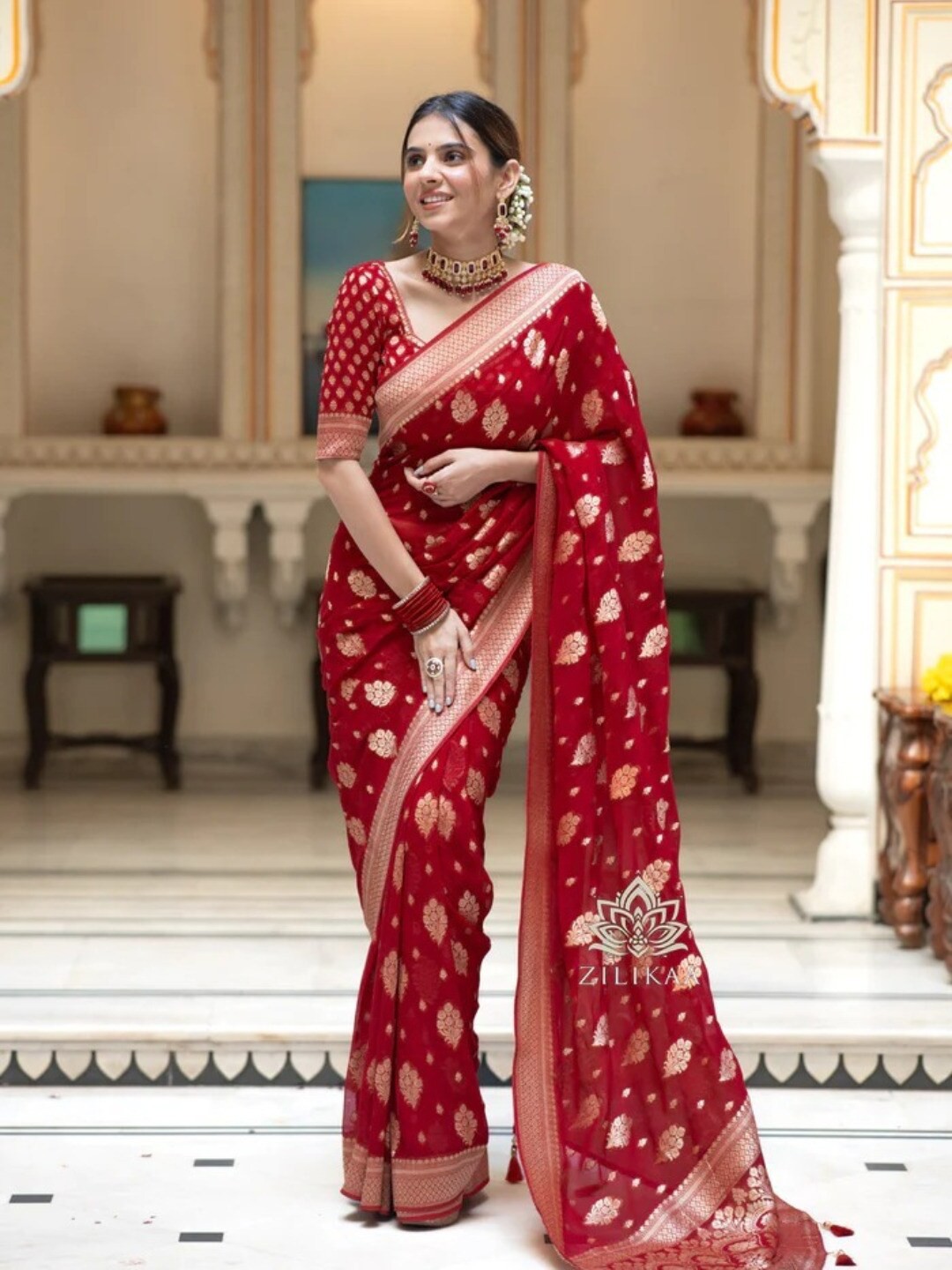 

HOLLYBEE TELLS Ethnic Motifs Zari Silk Blend Banarasi Saree, Red