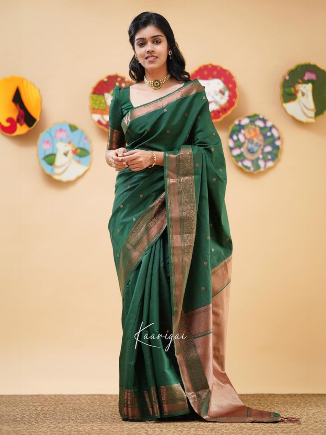 

HOLLYBEE TELLS Ethnic Motifs Zari Silk Blend Banarasi Saree, Green