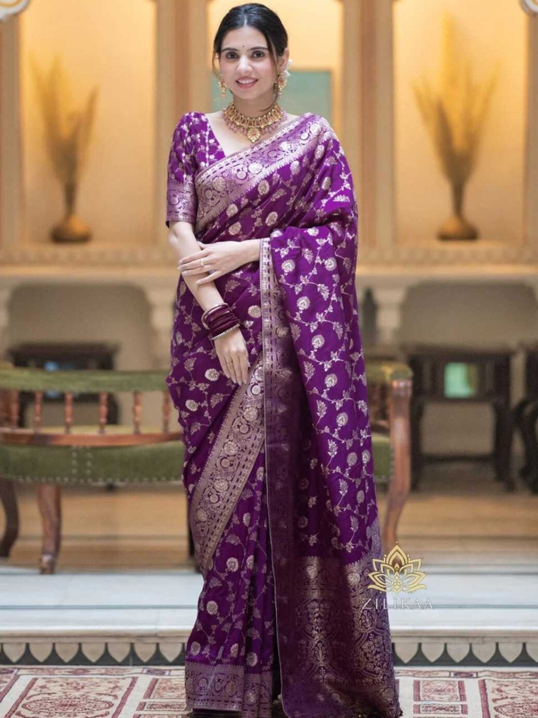 

HOLLYBEE TELLS Ethnic Motifs Zari Silk Blend Banarasi Saree, Purple
