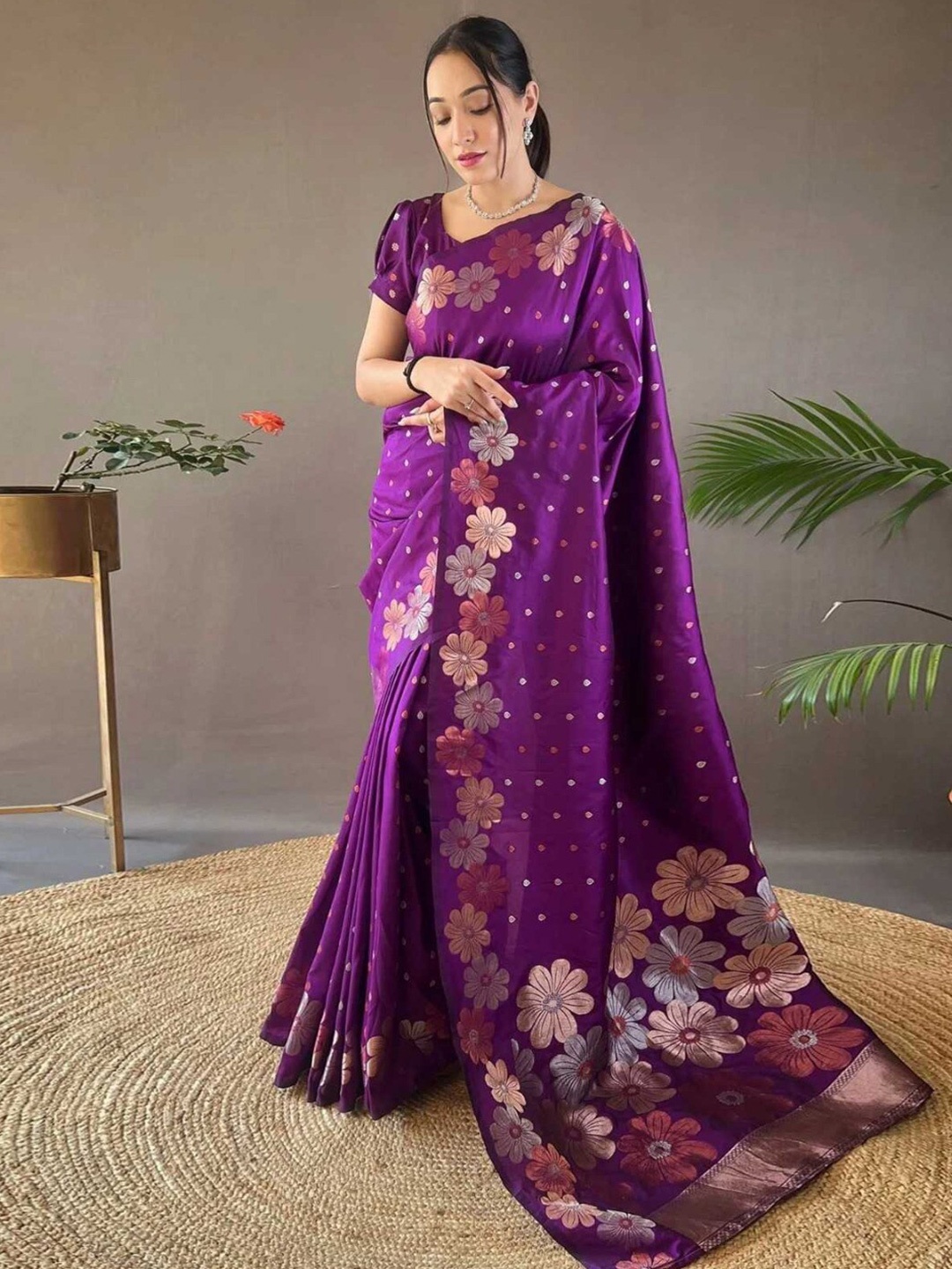 

HOLLYBEE TELLS Ethnic Motifs Zari Silk Blend Banarasi Saree, Purple