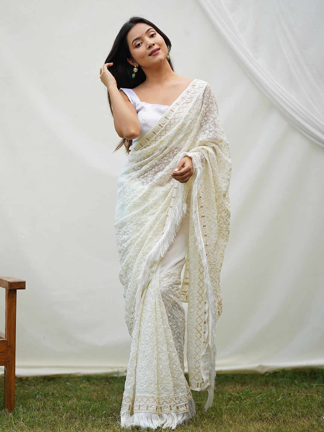 

SAREESBYCHIRAG Ethnic Motifs Embroidered Pure Georgette Saree, White