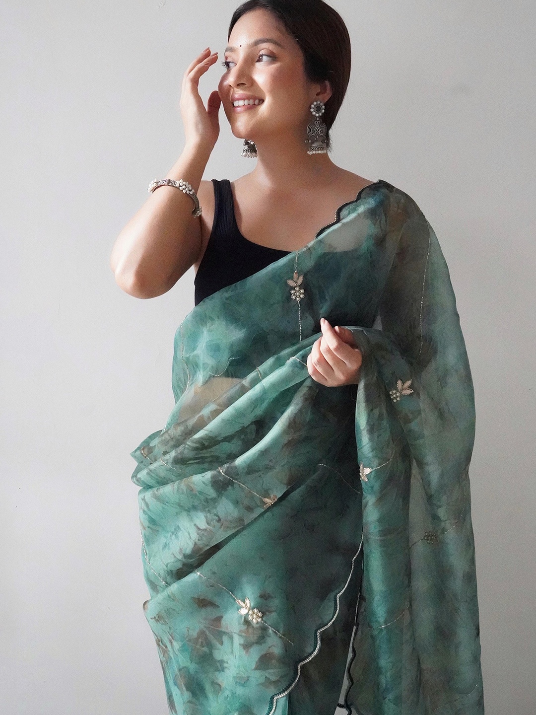 

SAREESBYCHIRAG Ethnic Motifs Embroidered Organza Saree, Green