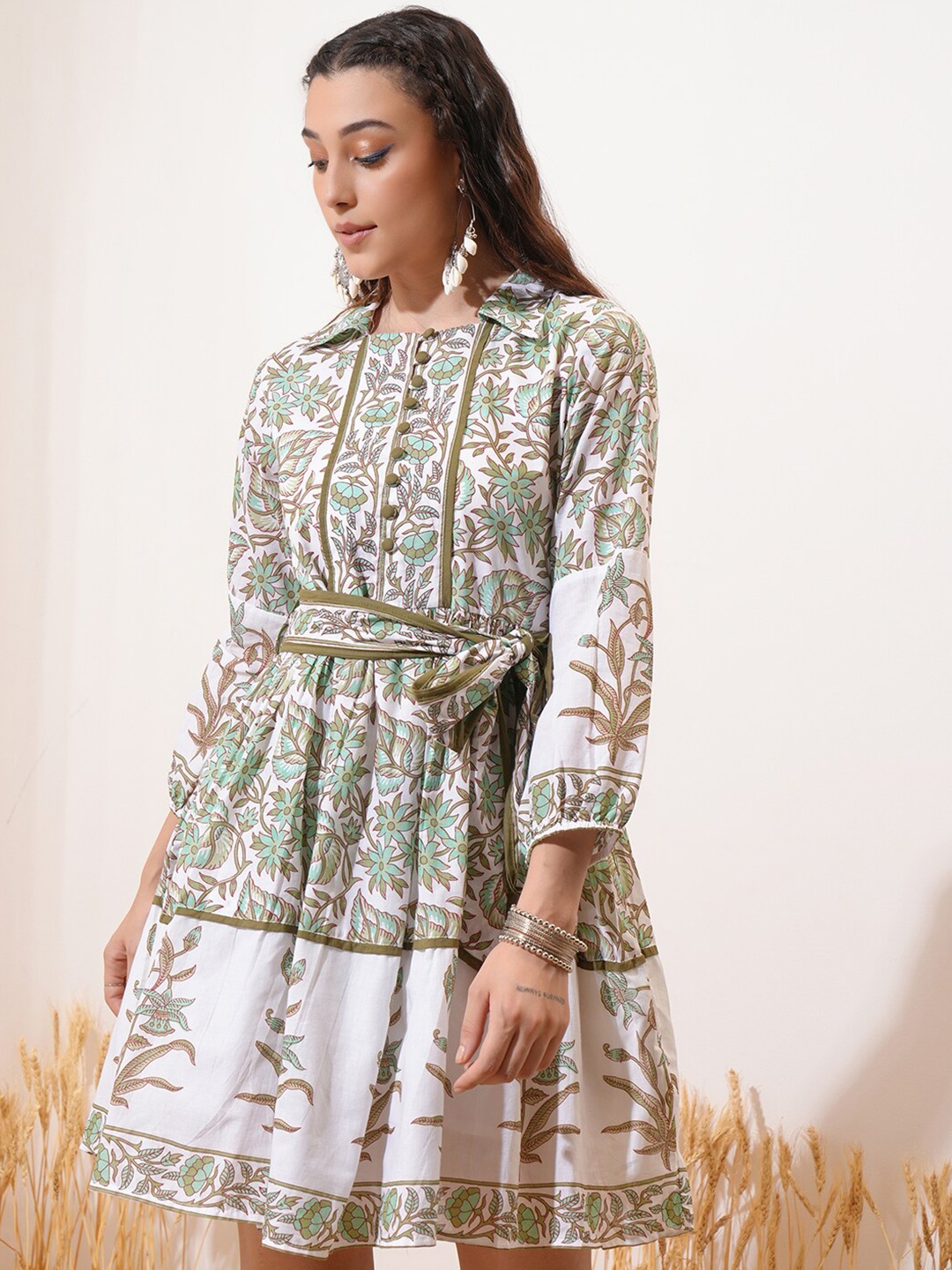 

Vishudh Green Floral Printed Puff Sleeve Tie-Ups Fit & Flare Dress With Belt