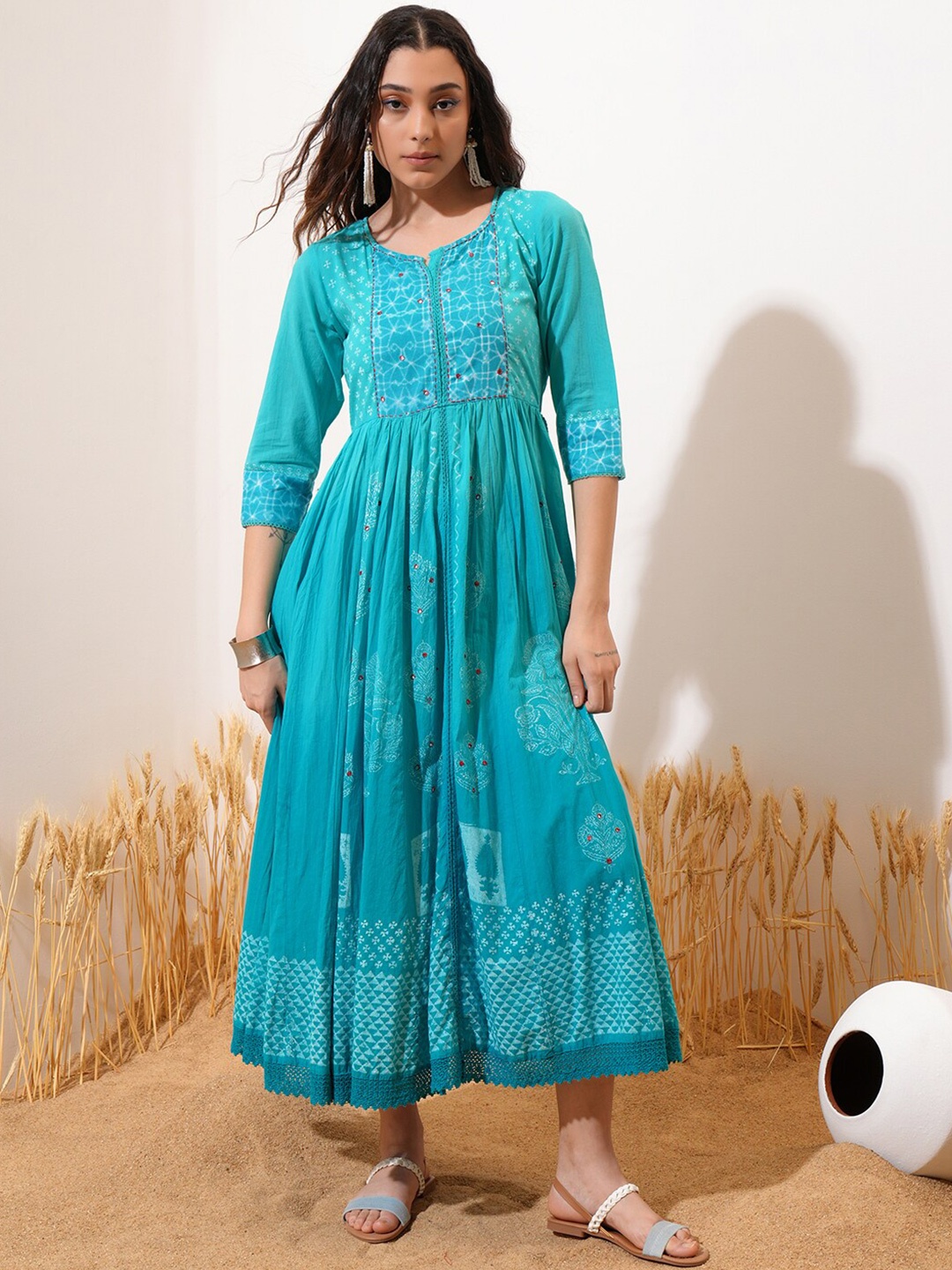 

Vishudh Ethnic Motifs Printed Fit & Flare Maxi Dress, Green