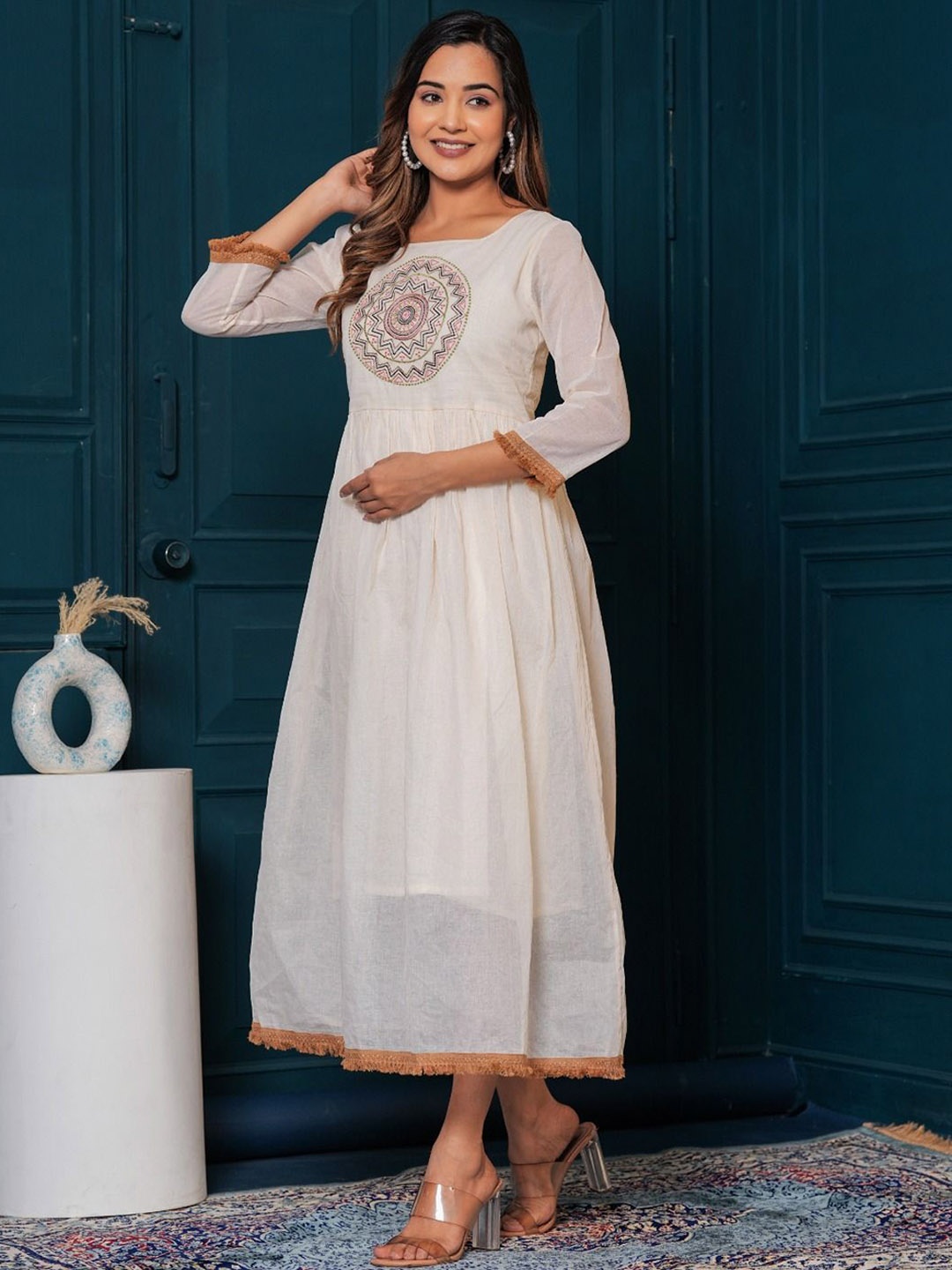 

KASHEEDA Square Neck Geometric Embroidered A Line Kurta, Off white