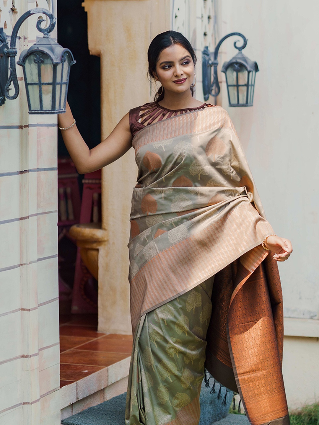 

Kancheepuram Kalakshetra Silks Woven Design Zari Silk Blend Kanjeevaram Saree, Grey