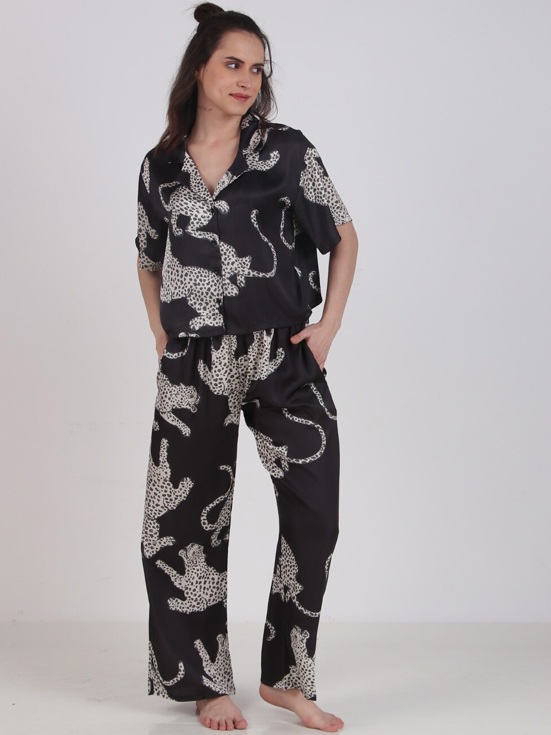 

Masha Conversational Printed Lapel Collar Satin Night suit, Black