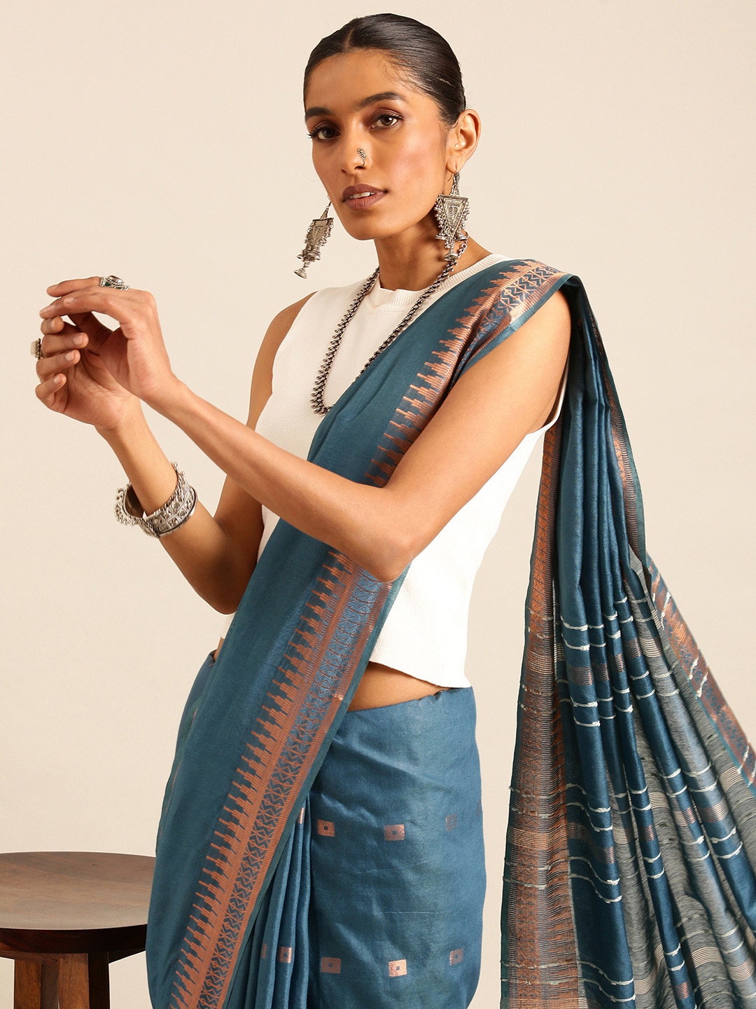 

Taavi Woven Design Silk Blend Handloom Bhagalpuri Saree, Blue
