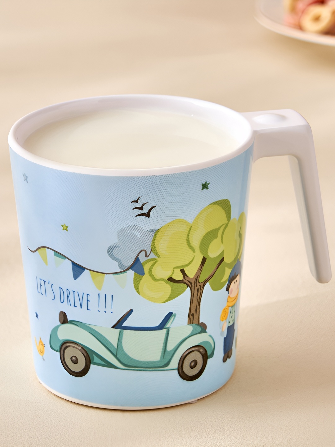 

Home Centre Blue & Green Printed Melamine Glossy Mug 350 ml