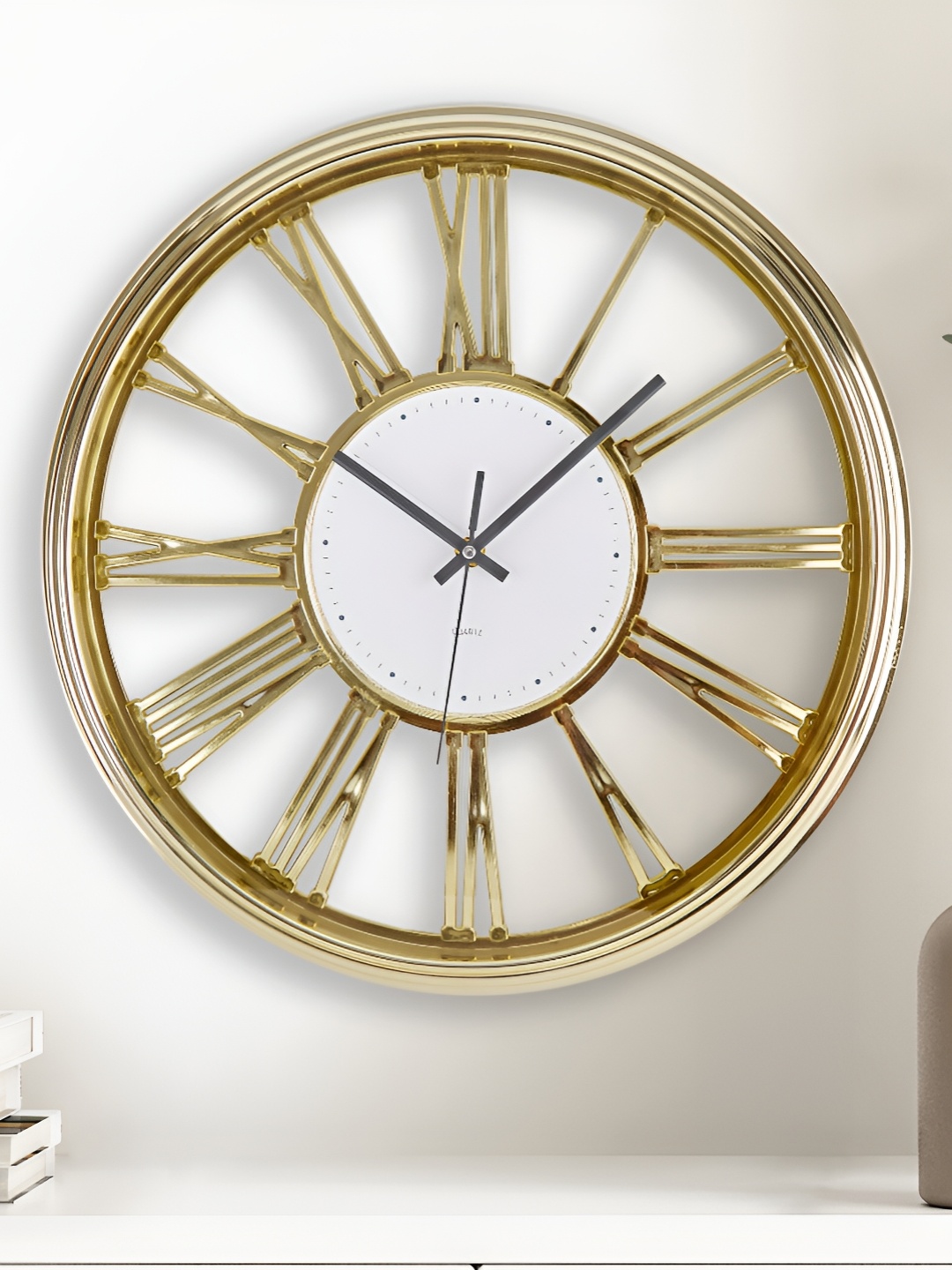 

Home Centre Beige & White Contemporary Round Shaped Wall Clock