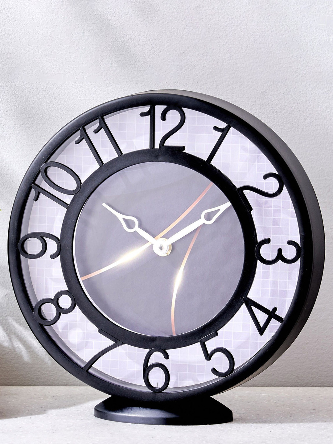 

Home Centre White & Blue Contemporary Round Shaped Wall Clock