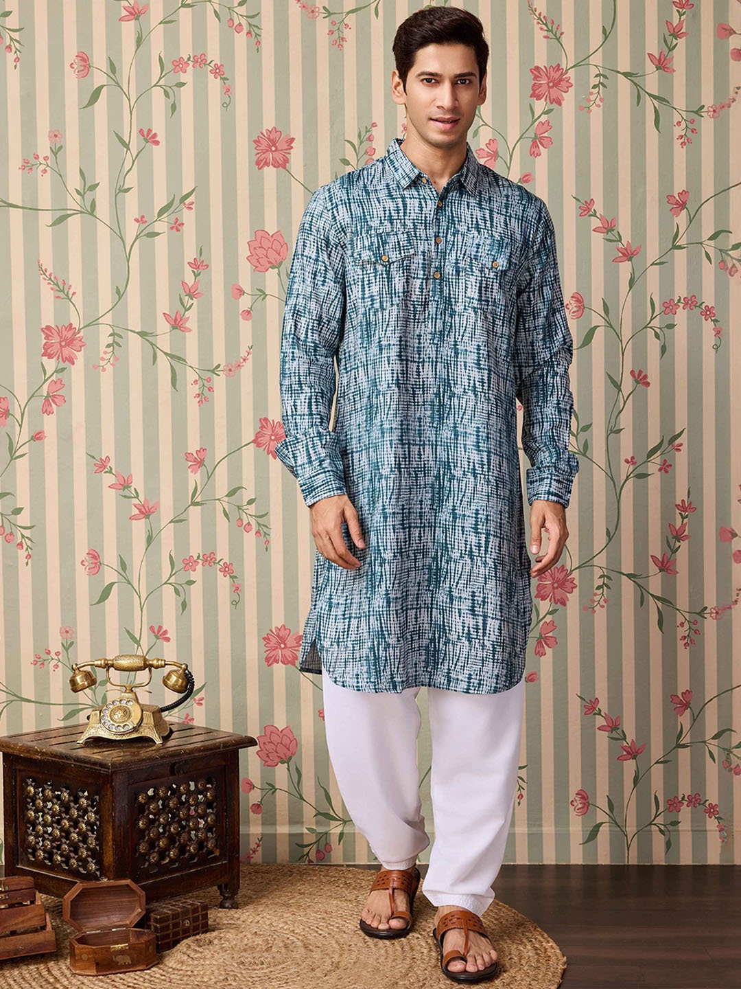 

Ode by House of Pataudi Abstract Print Shirt Collar Pure Cotton Pathani Kurta with Salwar, Teal