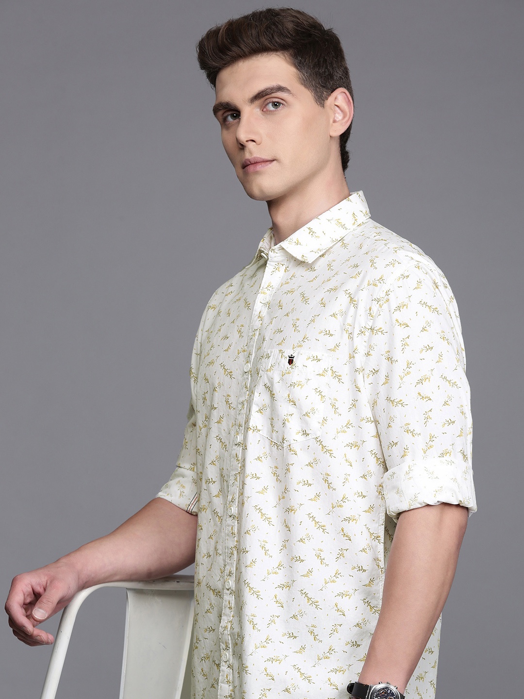 

Louis Philippe Jeans Slim Fit Floral Printed Pure Cotton Casual Shirt, White