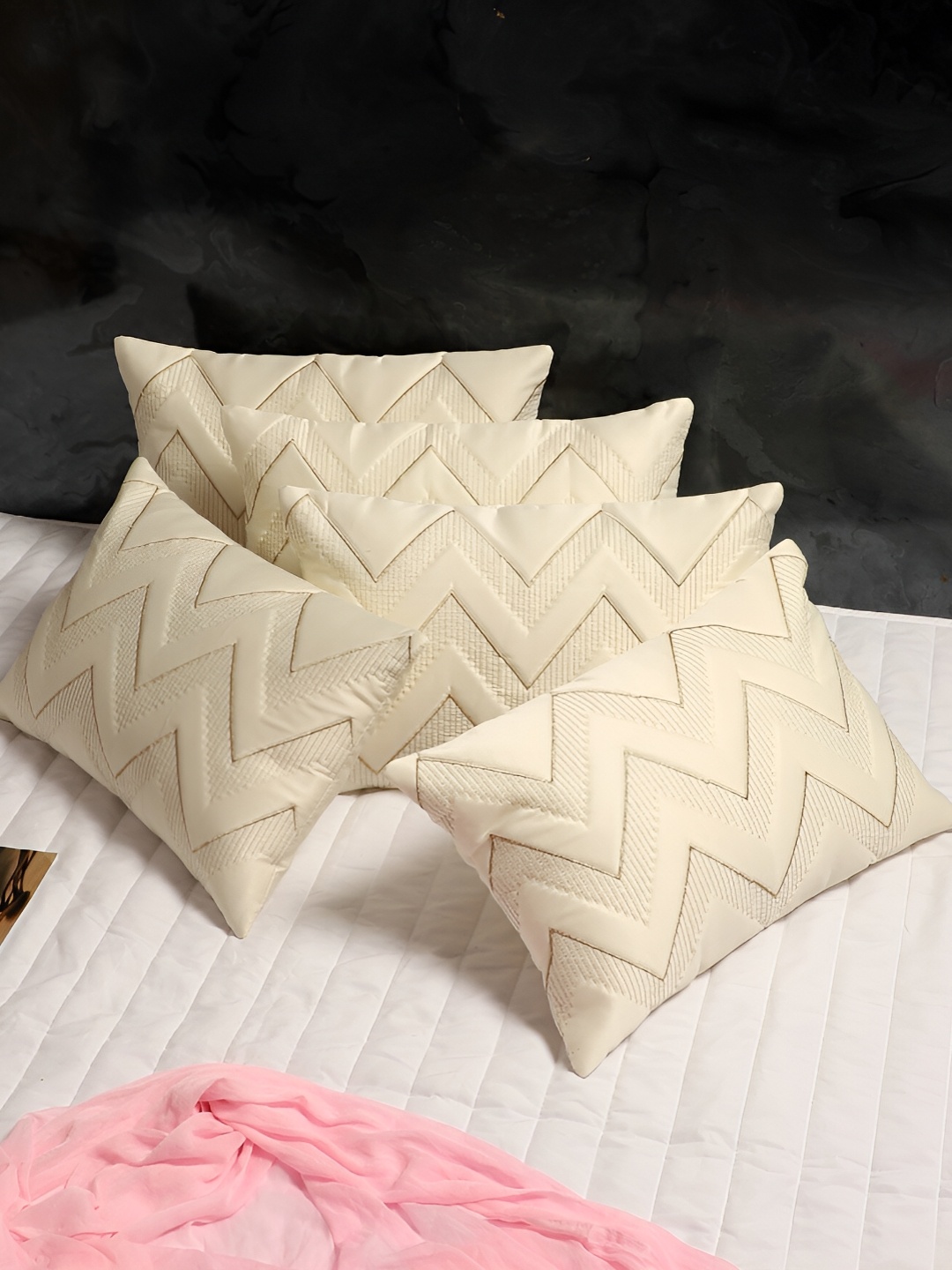 

MFD HOME FURNISHING White & Gold-Toned 5 Pcs Geometric Rectangle Satin Cushion Covers