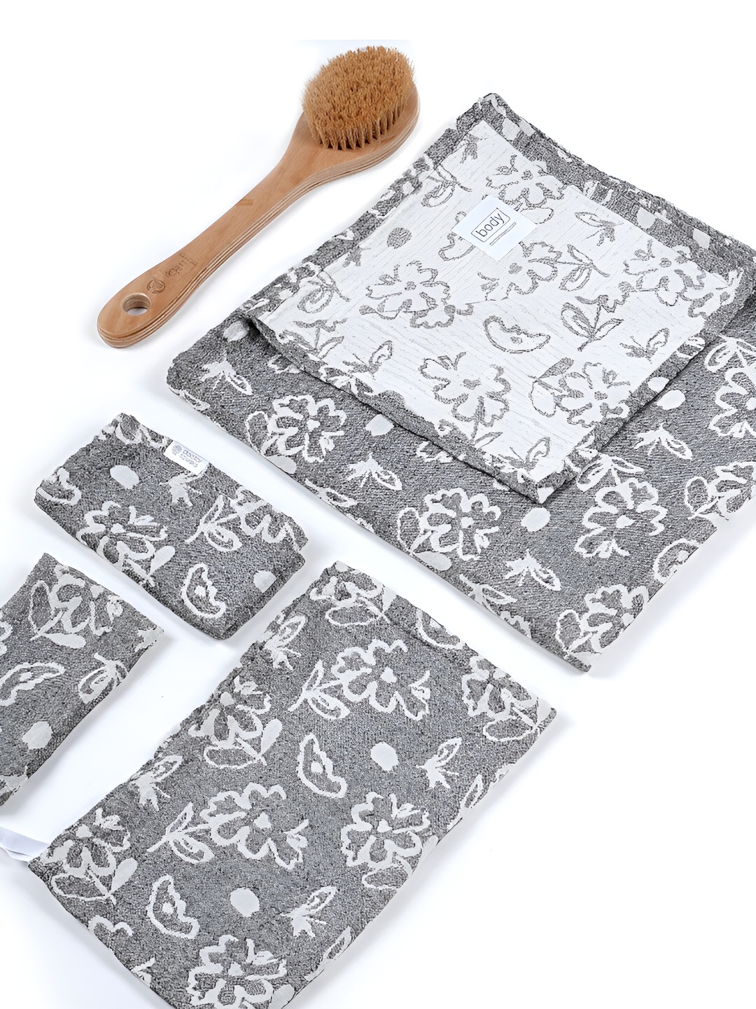 

Doctor Towels Charcoal & White 4 Pieces Floral Banana Jacquard 350 GSM Towel set