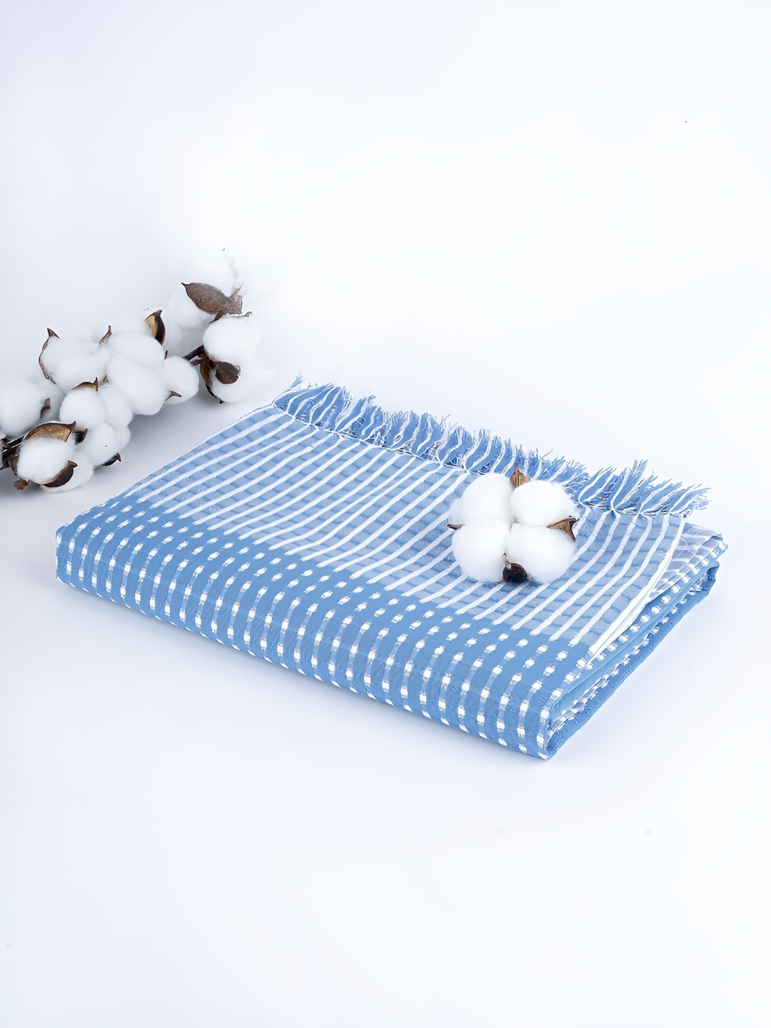 

Doctor Towels Blue & White Printed Cotton 250 GSM Bath Towel