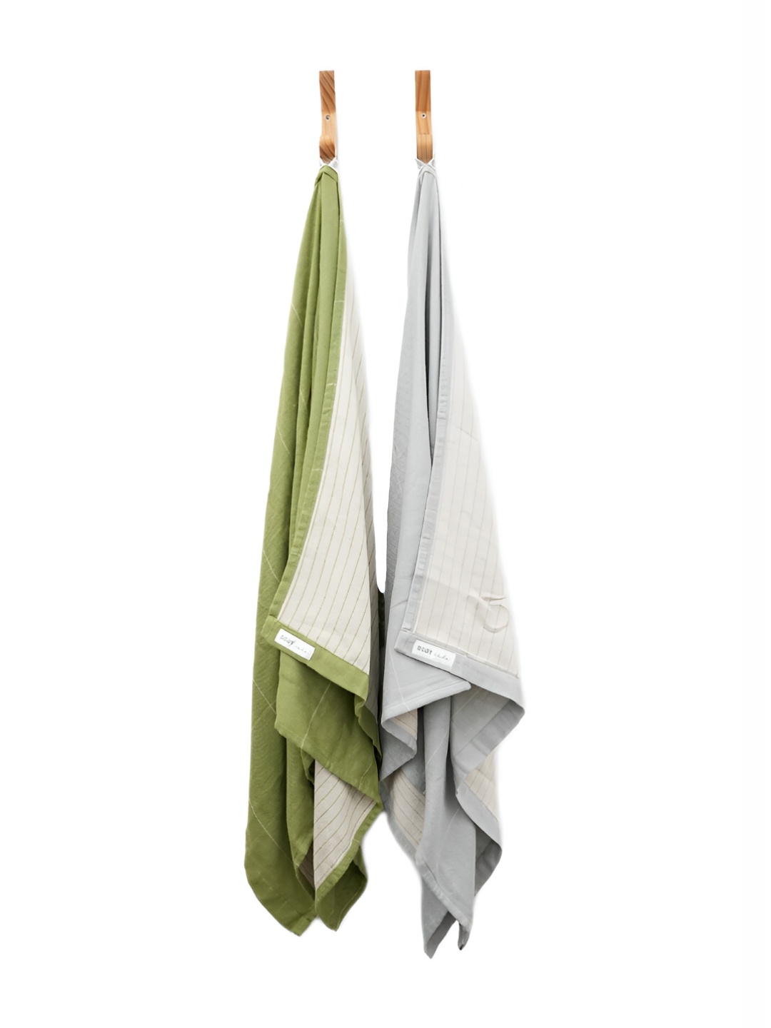 

Doctor Towels Green & White 2 Pieces Striped Aloevera Double Cloth 350 GSM Bath Towel