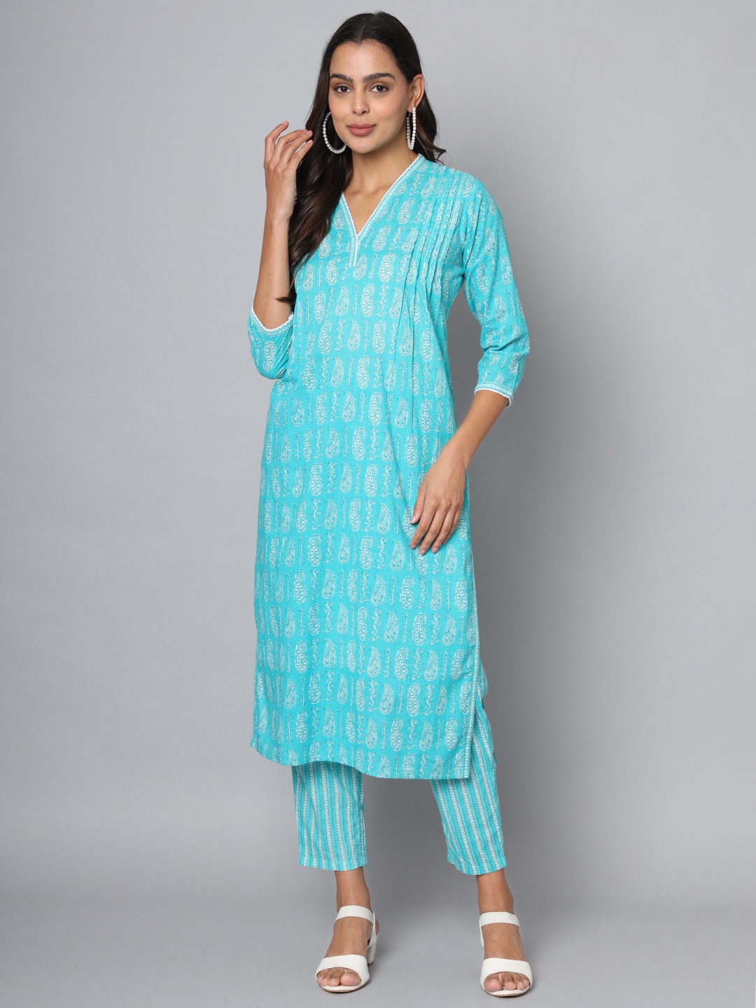 

SUNDARNAARI Paisley Printed Regular Pure Cotton Kurta with Trouser, Sea green