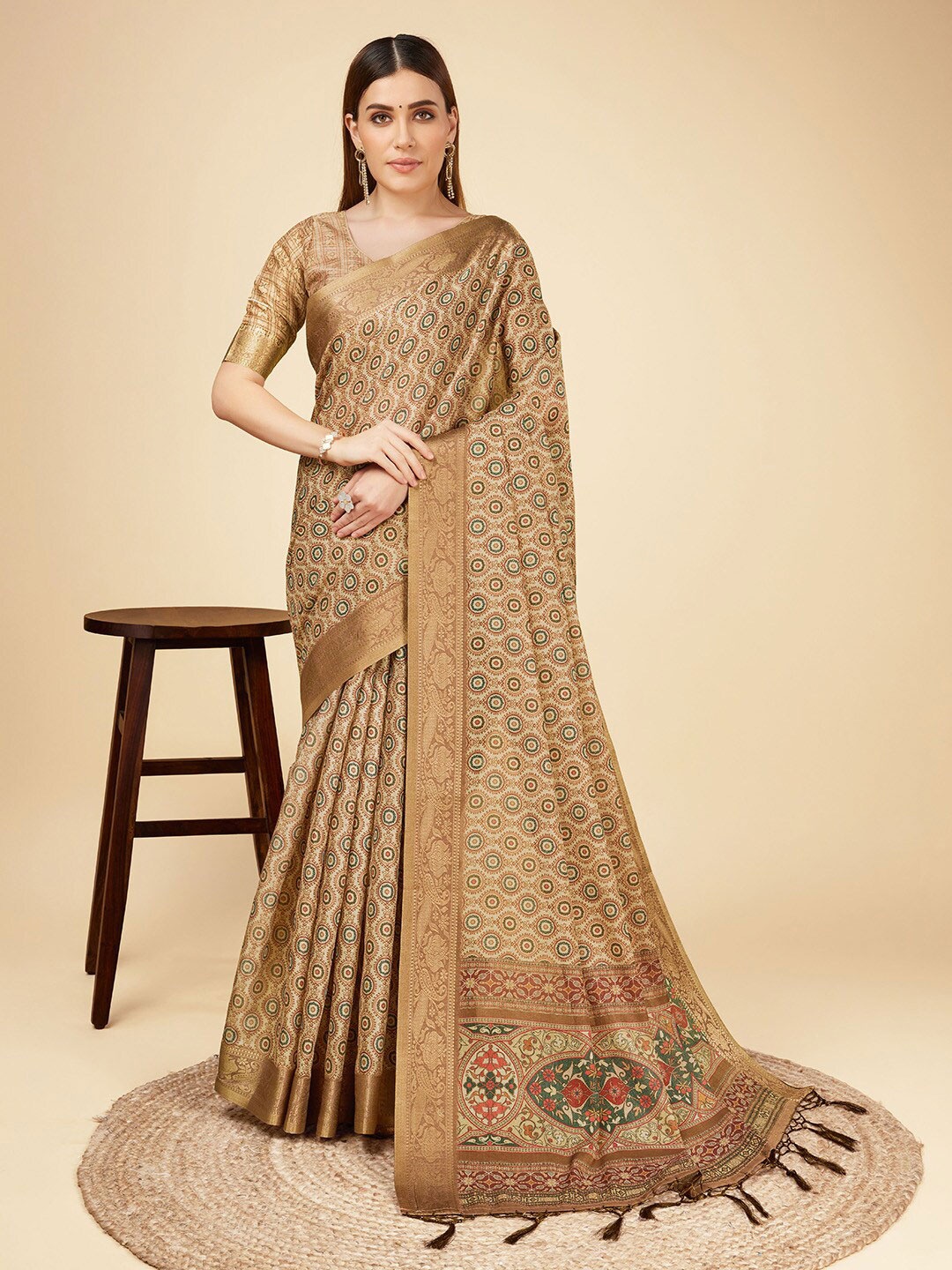 

Ishin Ethnic Motifs Zari Silk Blend Kanjeevaram Saree, Brown