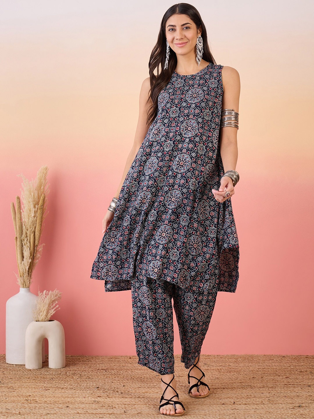 

InWeave Ethnic Motifs Printed Round Neck A-Line Kurta with Trousers, Navy blue